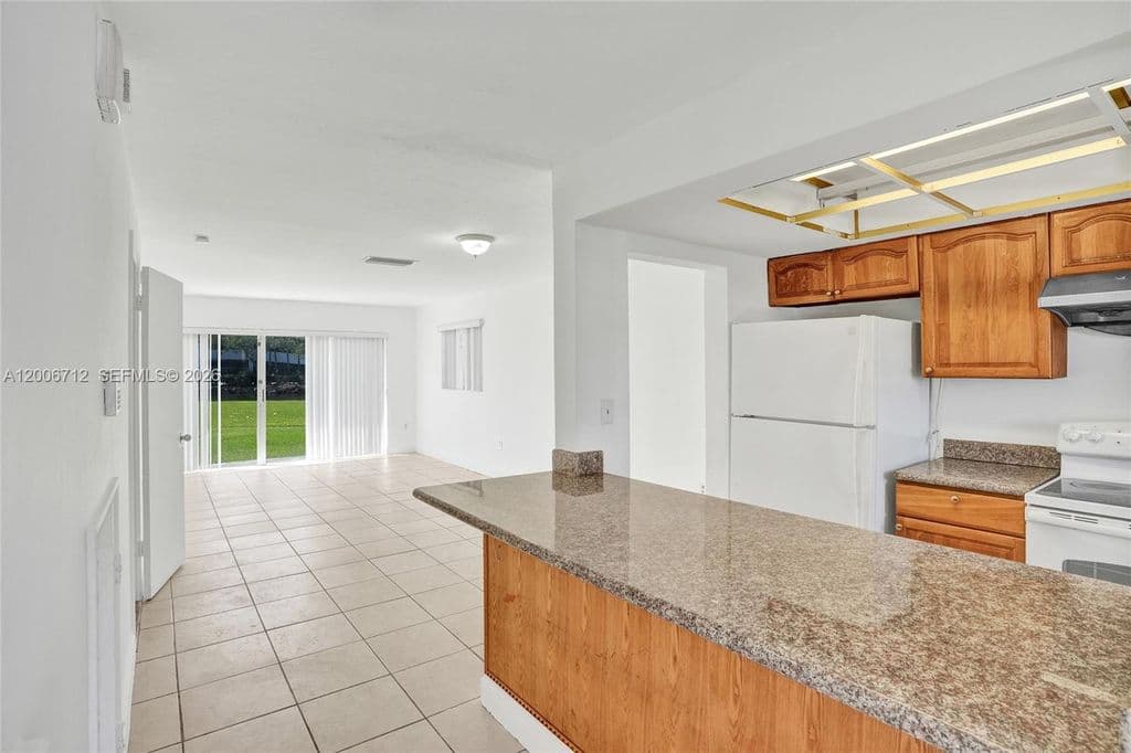 2+1 Condo — 7344 SW 82nd St APT C114