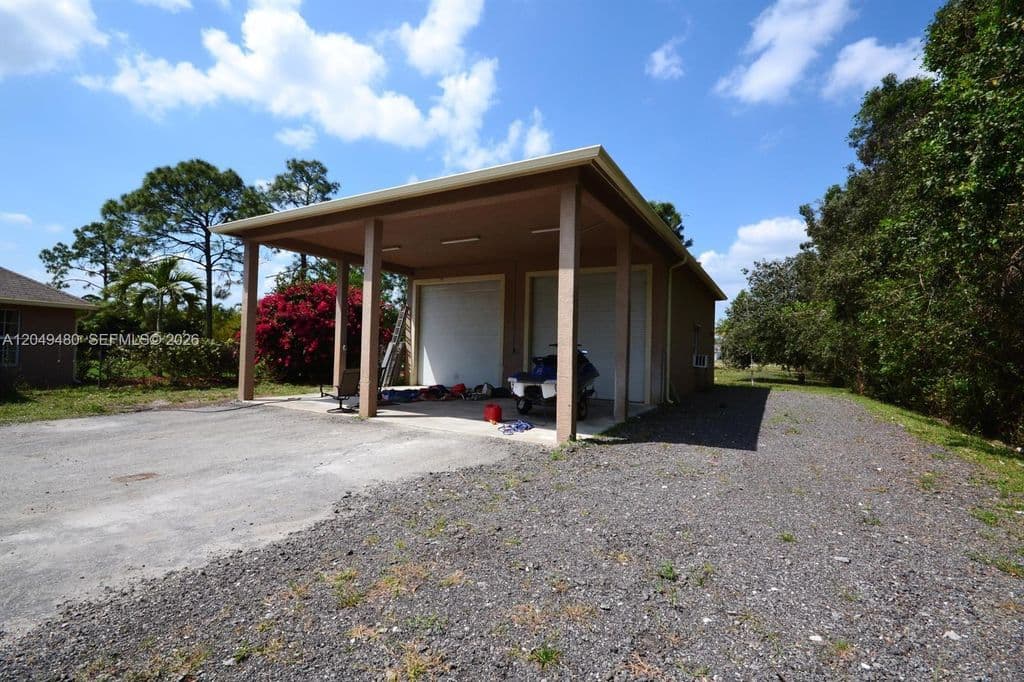 5-bedroom Single-Family Home — 17569 89th Pl N
