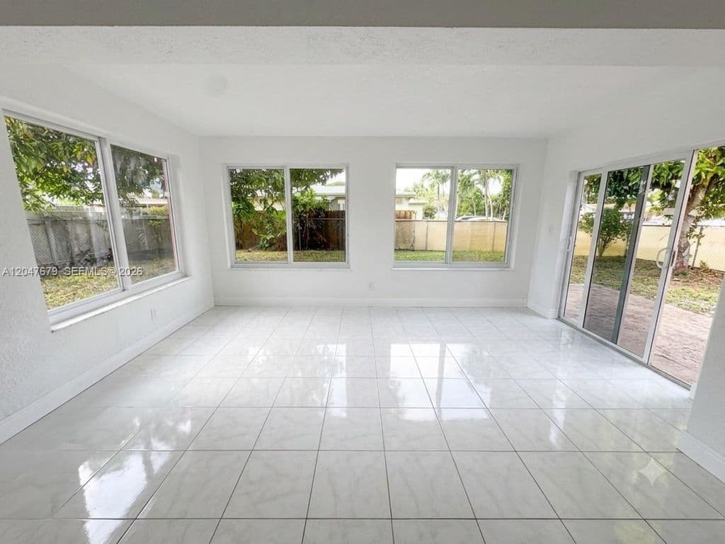 3-bedroom Single-Family Home — 7612 Plantation Blvd