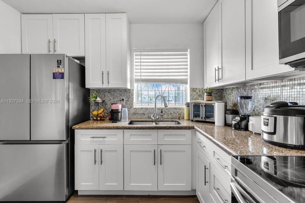 3+1 Mülk — 11413 SW 148th St