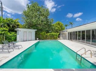 5+1 Müstakil ev — 170 NW 105th St, Miami Shores, 33150