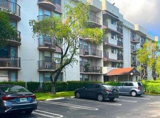 1+1 Condo — 2701 Riverside Dr APT 203-B, Coral Springs, 33065