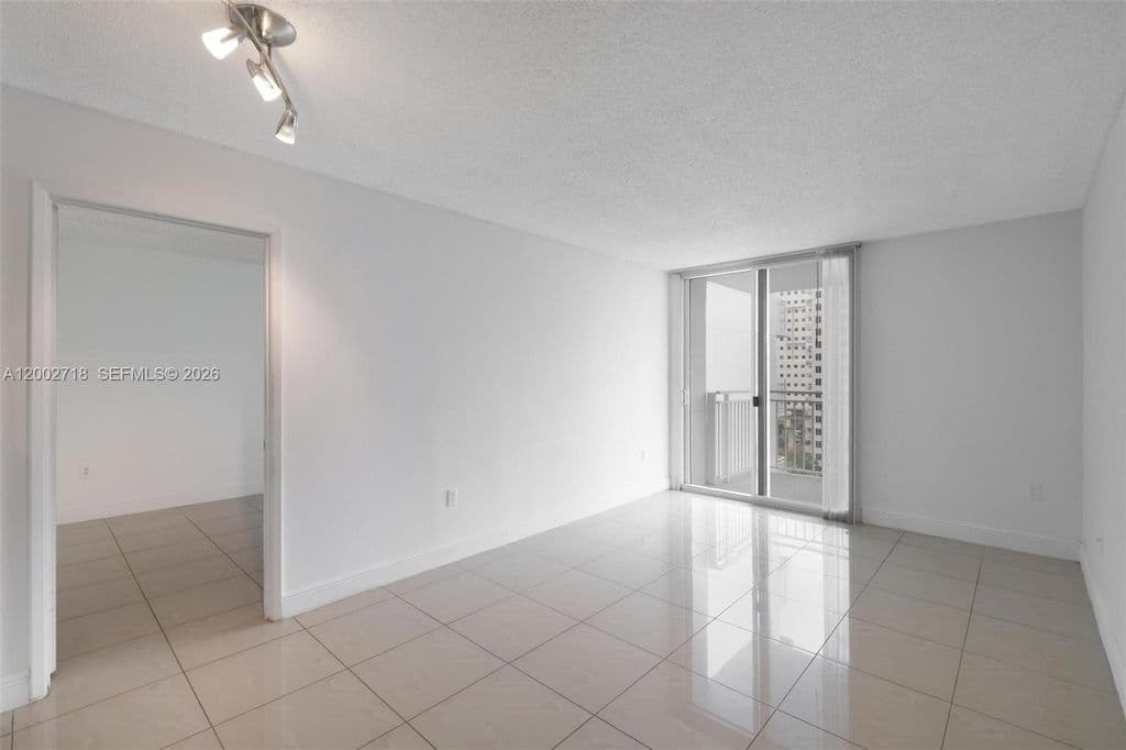 2+1 Condo — 800 N Miami Ave #E-1110