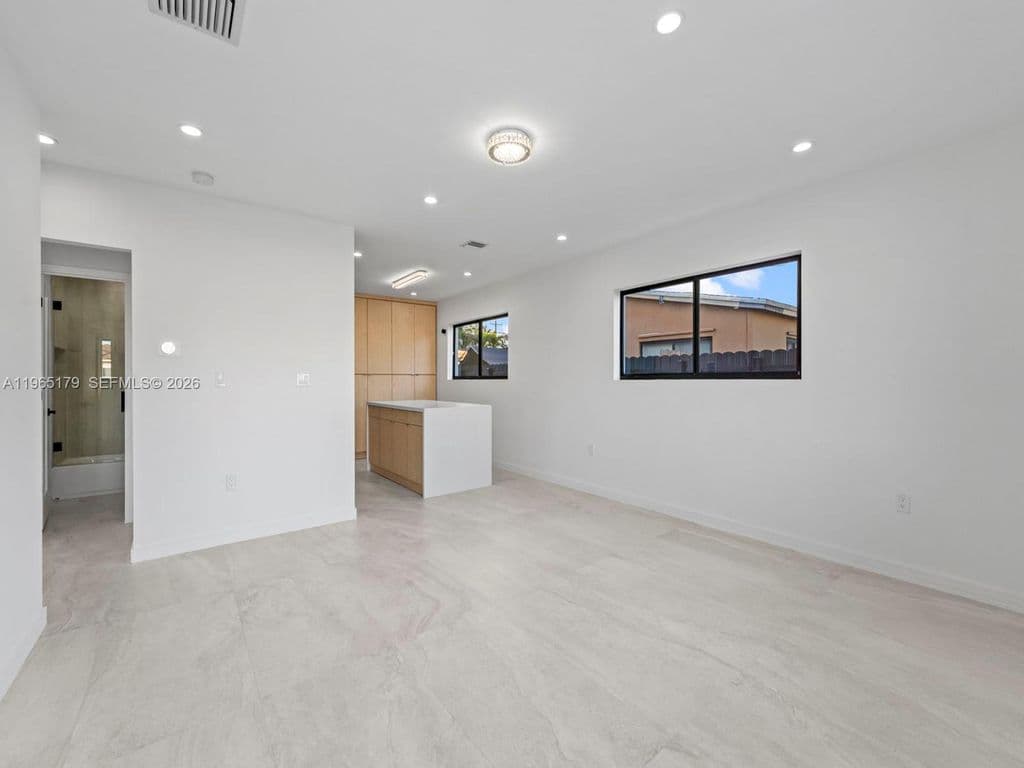 3-bedroom Single-Family Home — 3620 SW 92nd Ave