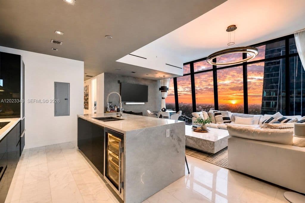 2+1 Condo — 1451 Brickell Ave #4304