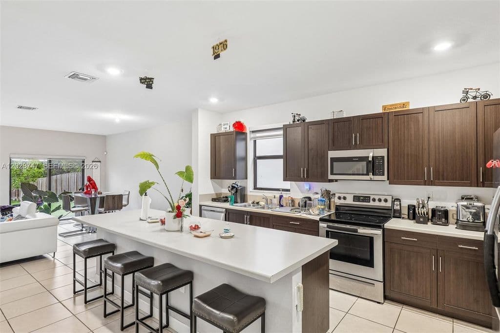 4-bedroom Property — 25345 SW 108th Ave