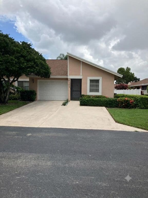 2+1 Condo — 8101 Sweetbriar Way