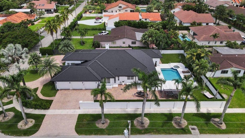 4+1 Müstakil ev — 11390 SW 30th St
