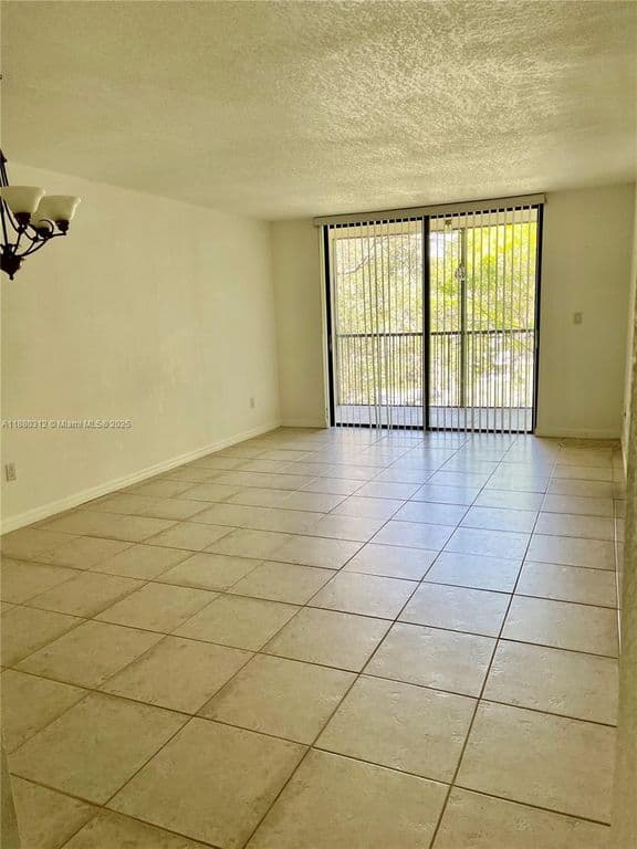 2-bedroom Condo — 6800 Cypress Rd APT 408