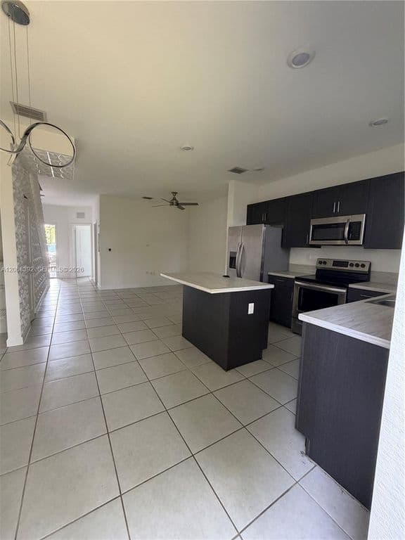 3-bedroom Property — 2739 SE 17th St