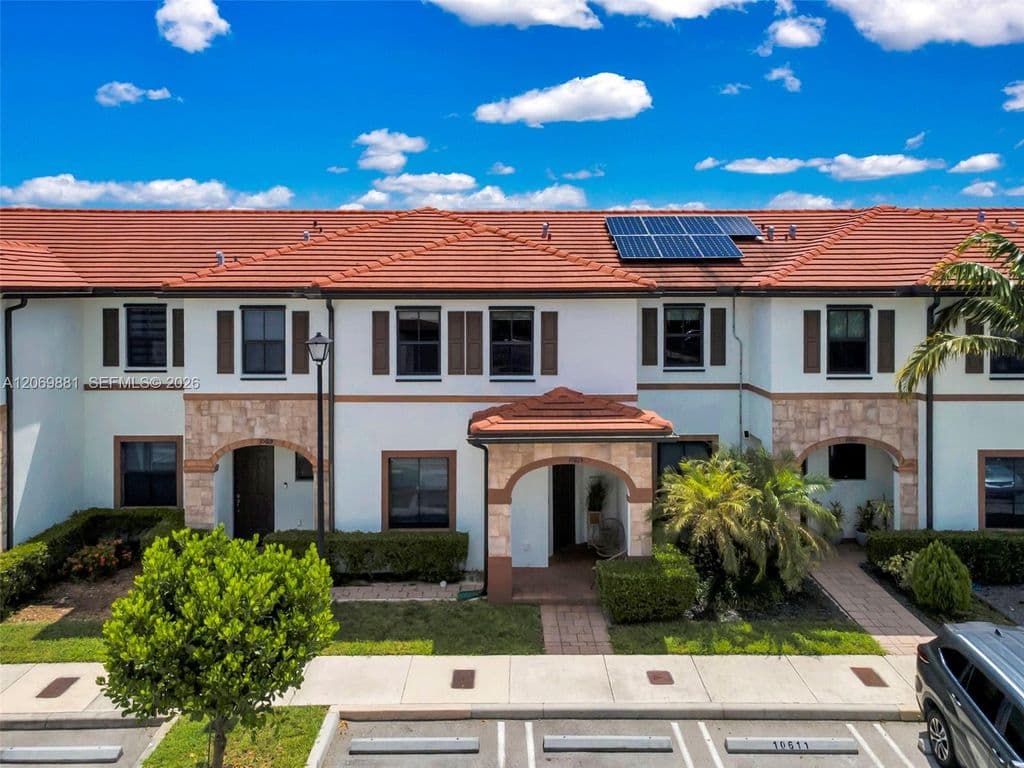 3+1 Mülk — 10615 W 34th Ct