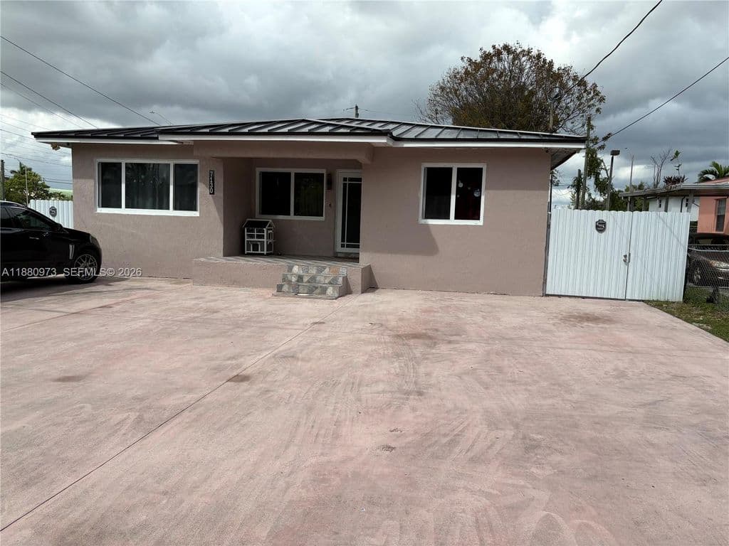 4-bedroom Single-Family Home — 7130 NW 21st Ct