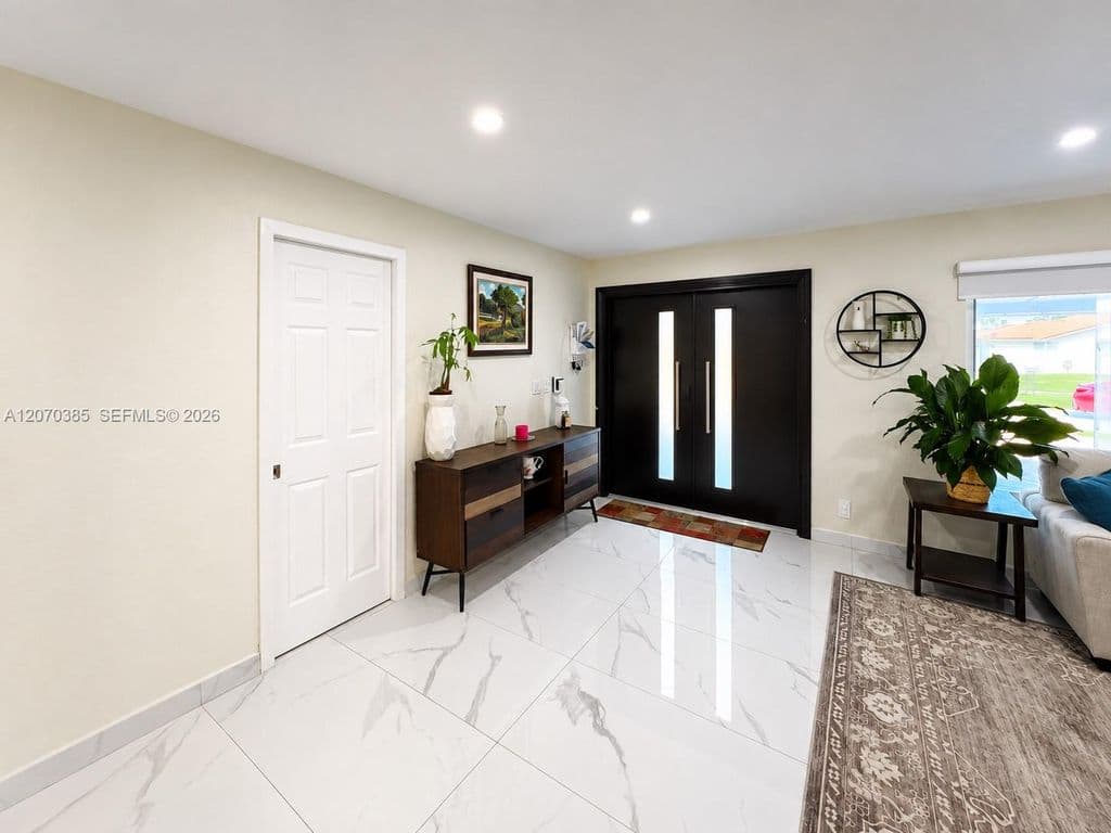 7+1 Müstakil ev — 12231 SW 1st St