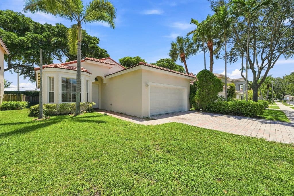 3+1 Müstakil ev — 7778 NW 17th Place