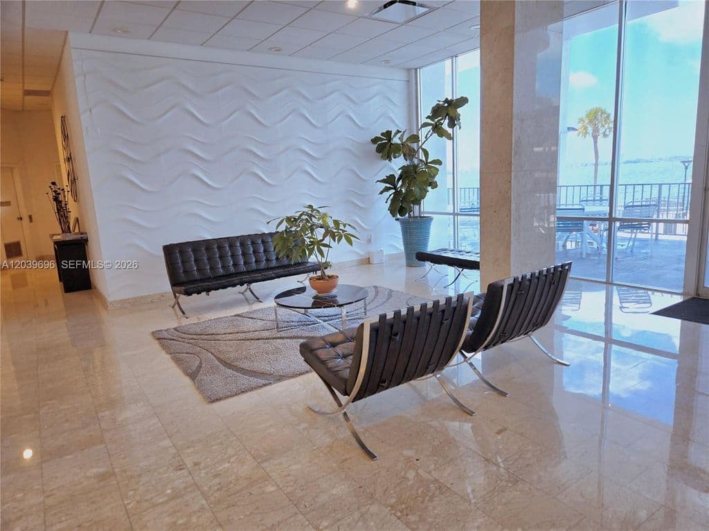 1+1 Condo — 11930 N Bayshore Dr APT 910