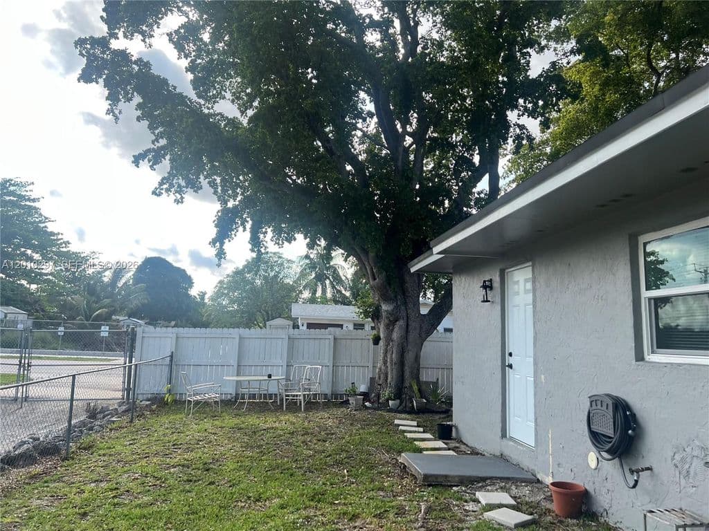 3+1 Müstakil ev — 6742 SW 18th Ct
