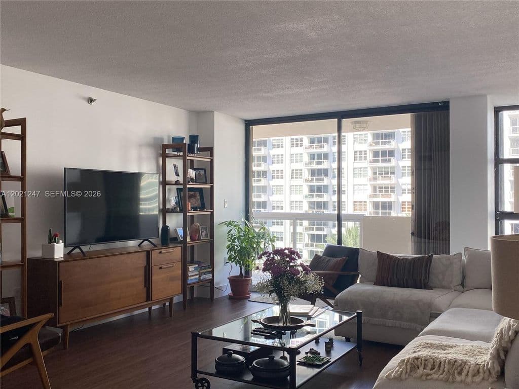2+1 Condo — 5757 Collins Ave APT 703