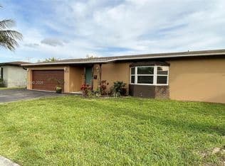4+1 Müstakil ev — 8330 NW 20th Ct, Sunrise, 33322