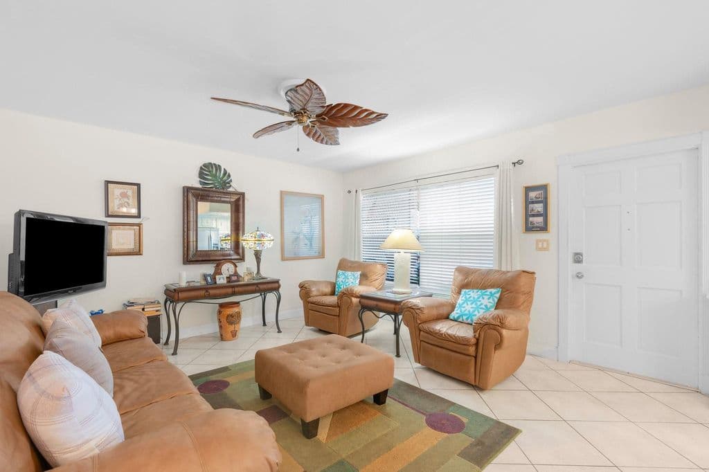 2-bedroom Condo — 100 SE 6th Avenue #304