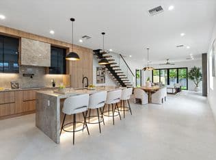 3-bedroom Townhouse — 1133 NE 12th Avenue, Fort Lauderdale, 33304