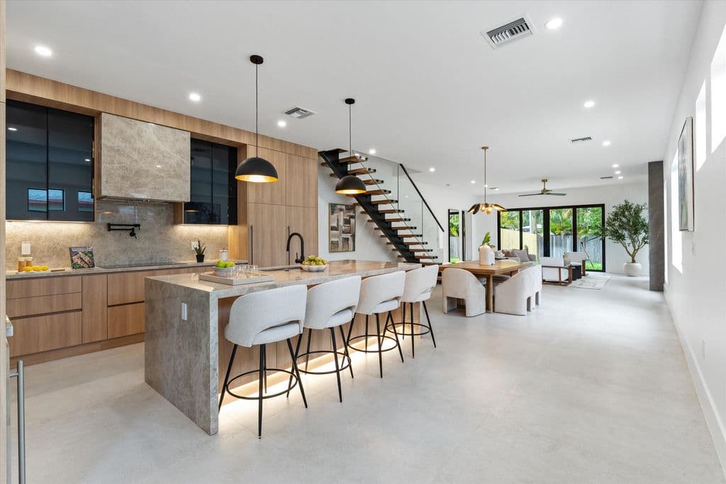 3-bedroom Property — 1133 NE 12th Avenue
