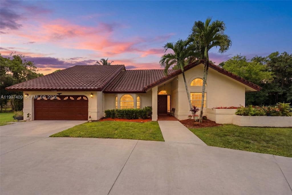 4+1 Müstakil ev — 11400 NW 20th Ct