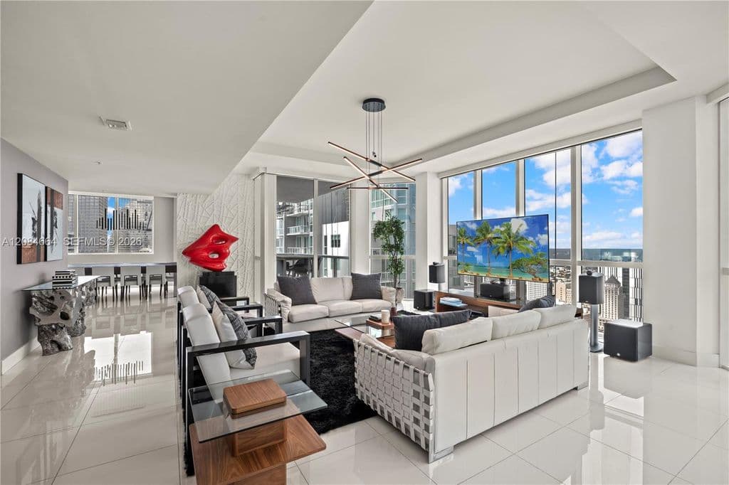3+1 Condo — 244 Biscayne Blvd #Penthouse 4908