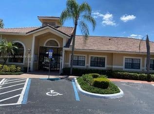 2+1 Condo — 300 Palm Cir W APT 208, Pembroke Pines, 33025