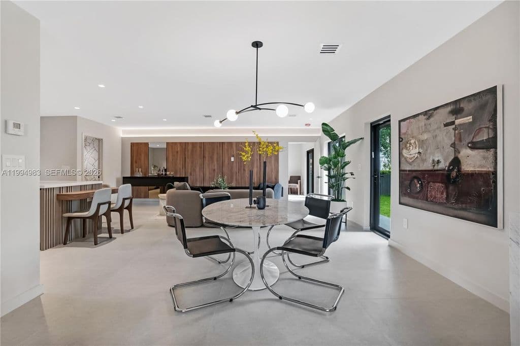 4+1 Müstakil ev — 6207 SW 10th St