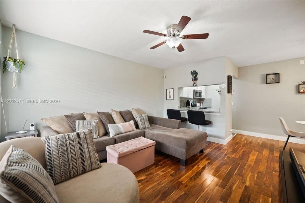 2-bedroom Condo — 10049 Winding Lake Rd APT 202