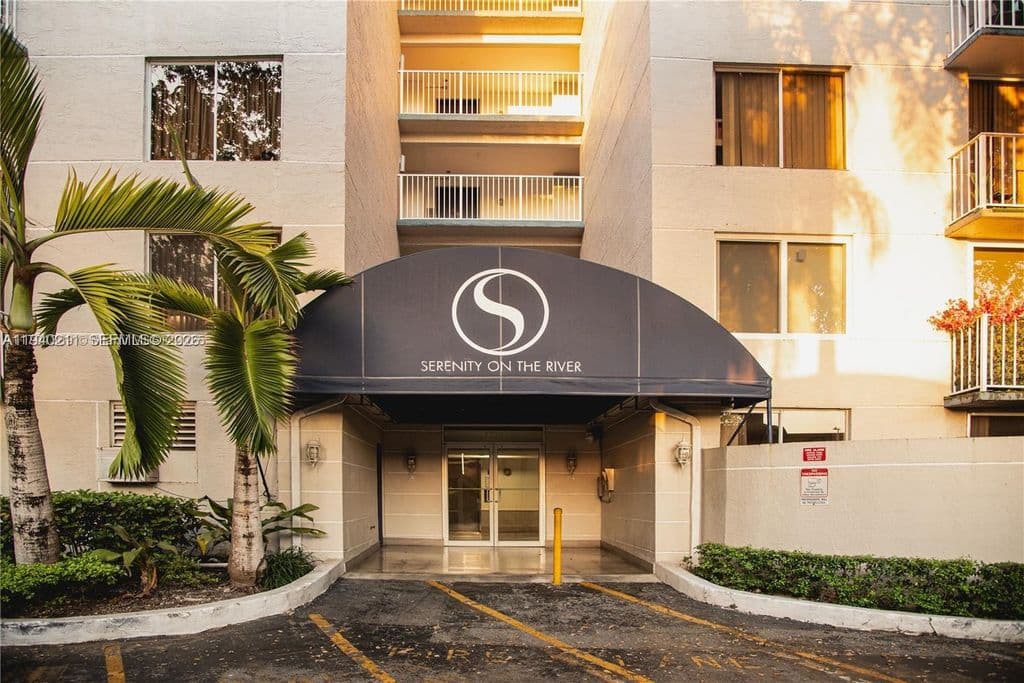 2-bedroom Condo — 1740 NW North River Dr APT 614