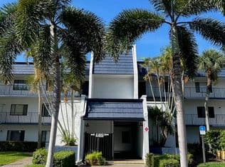 2-bedroom Condo — 4489 Luxemburg Court, Lake Worth, 33467