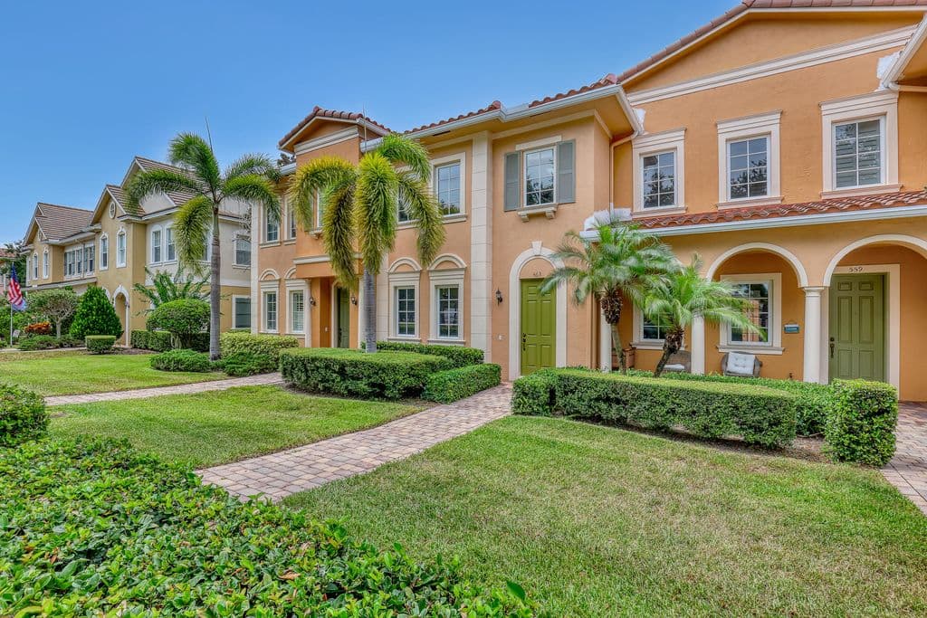 3+1 Mülk — 563 DAKOTA Drive
