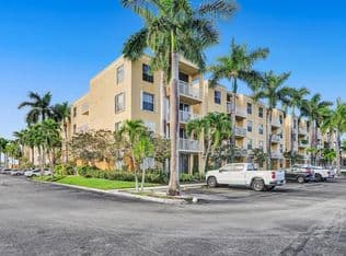 2+1 Condo — 1350 SE 3rd Avenue #406, Dania, 33004