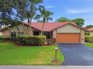 4+1 Müstakil ev — 866 NW 110th Ave, Coral Springs, 33071
