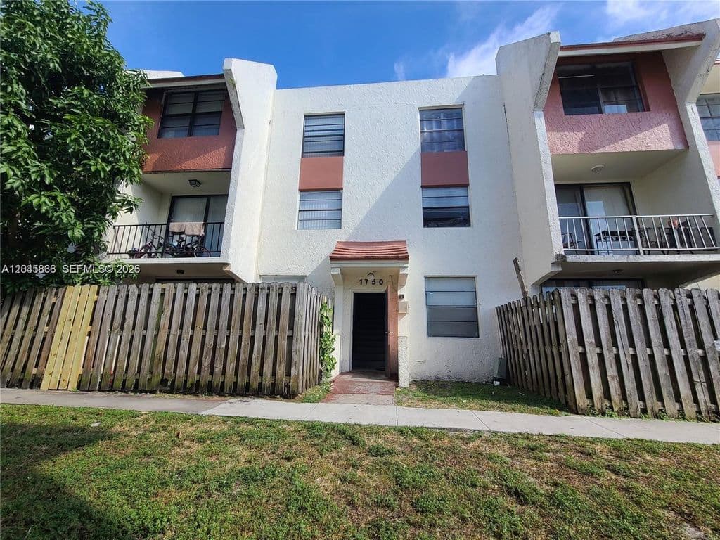 2-bedroom Condo — 1750 NW 55th Ave APT 103