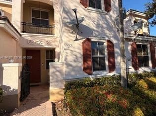 4+1 Townhouse — 2279 NE 42nd Cir, Homestead, 33033