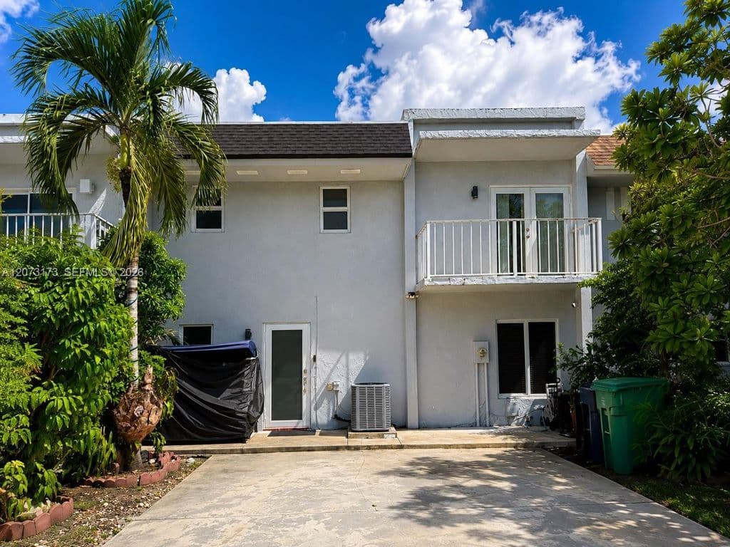 3-bedroom Property — 11221 SW 33rd Circle Pl