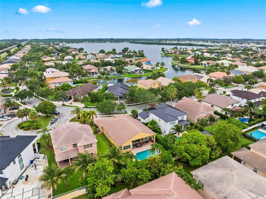 5-bedroom Single-Family Home — 5431 SW 184th Way