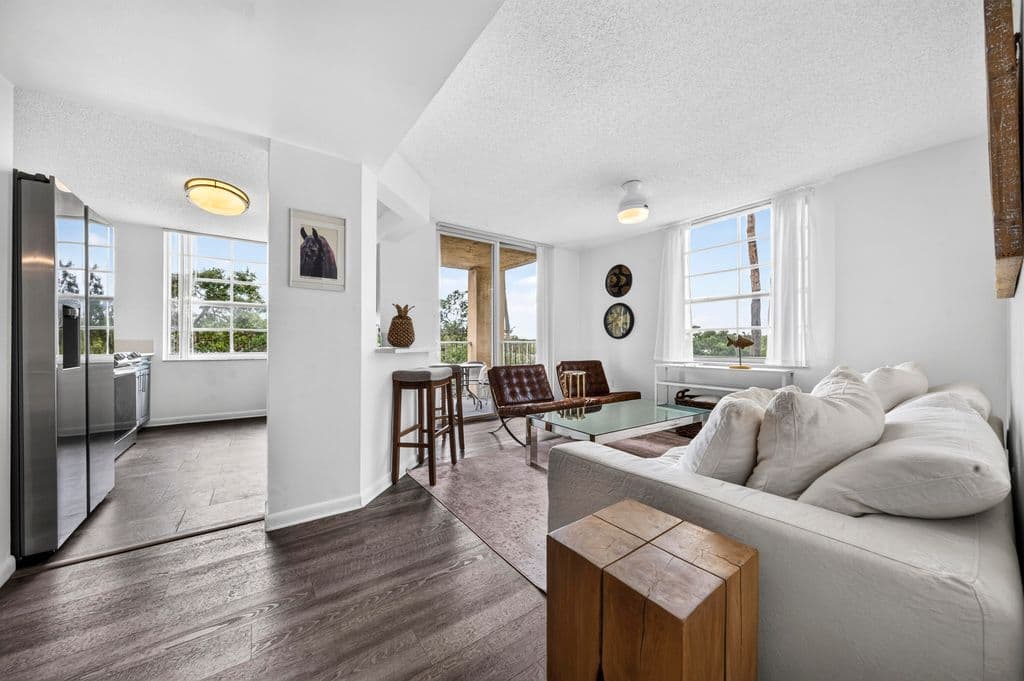 3-bedroom Condo — 520 SE 5th Ave #2211