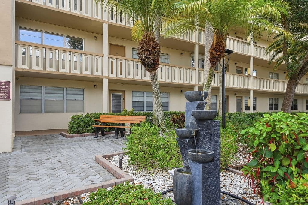2-bedroom Condo — 2405 Antigua Circle #L1