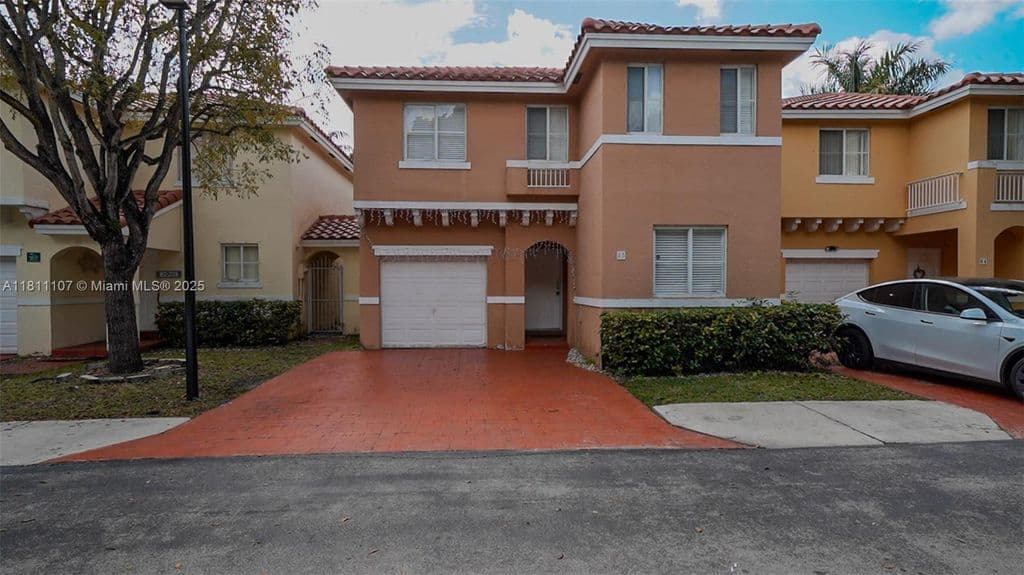 3-bedroom Property — 14816 SW 104th St APT 85