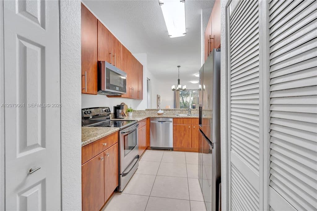 3-bedroom Property — 8999 SW 18th St #1401