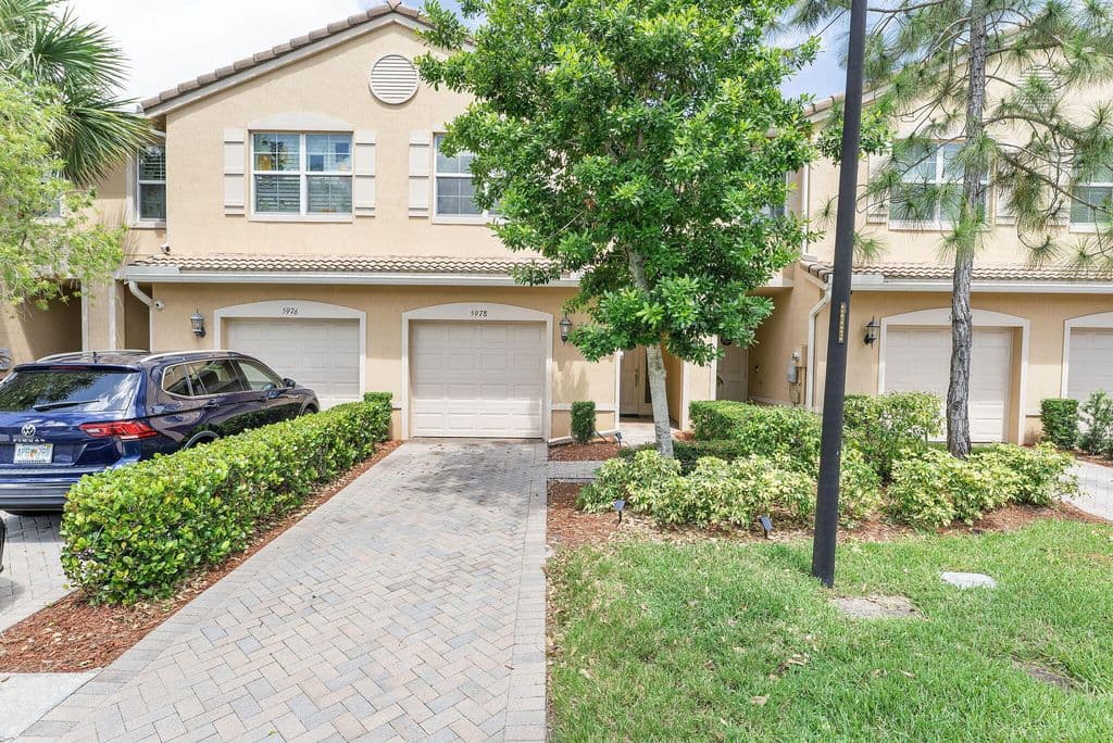3-bedroom Property — 5978 Monterra Club Drive