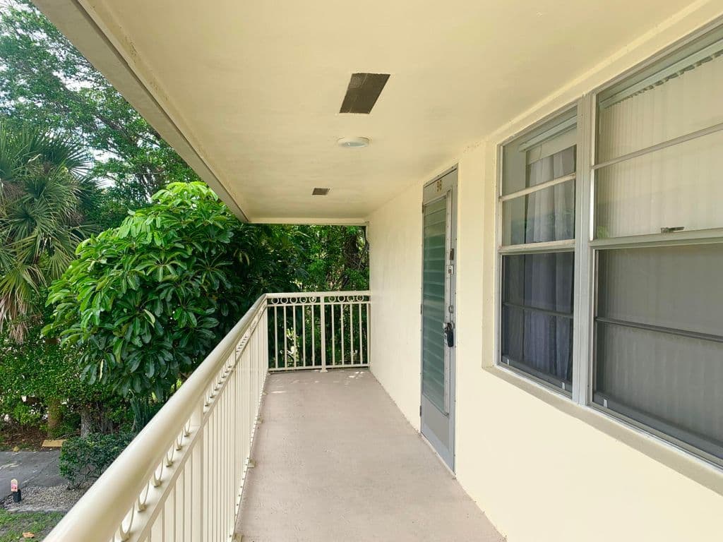 2-bedroom Condo — 96 Hastings F