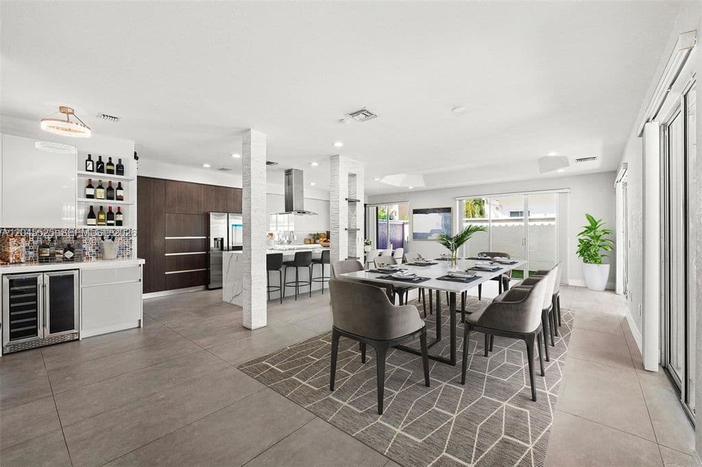 4-bedroom Single-Family Home — 1549 Shoreline Way