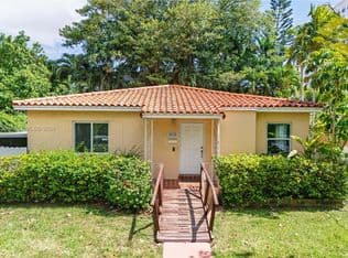 3+1 Müstakil ev — 3640 SW 16th St, Miami, 33145