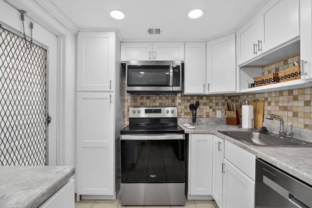 2-bedroom Condo — 3150 N Palm Aire Drive #108