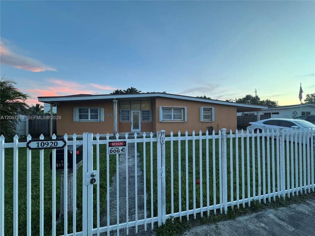 6+1 Müstakil ev — 10920 Westwood Lake Dr