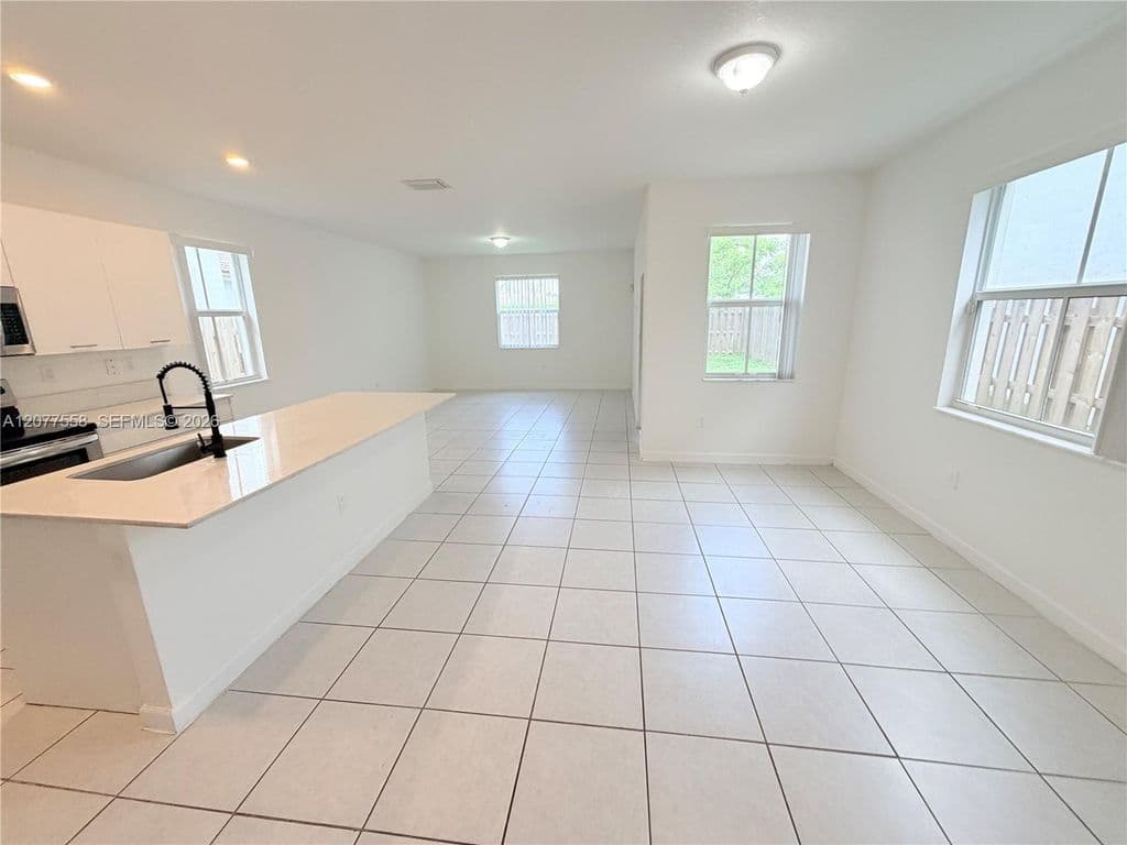3-bedroom Single-Family Home — 2405 NW 131st Cir